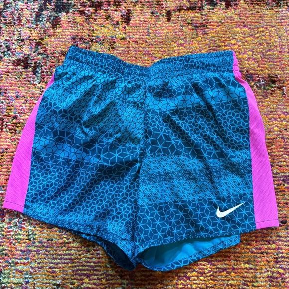 NW0T Youth girls xl Nike dri-fit shorts. Comes from a pet free smoke free home. - Picture 5 of 5